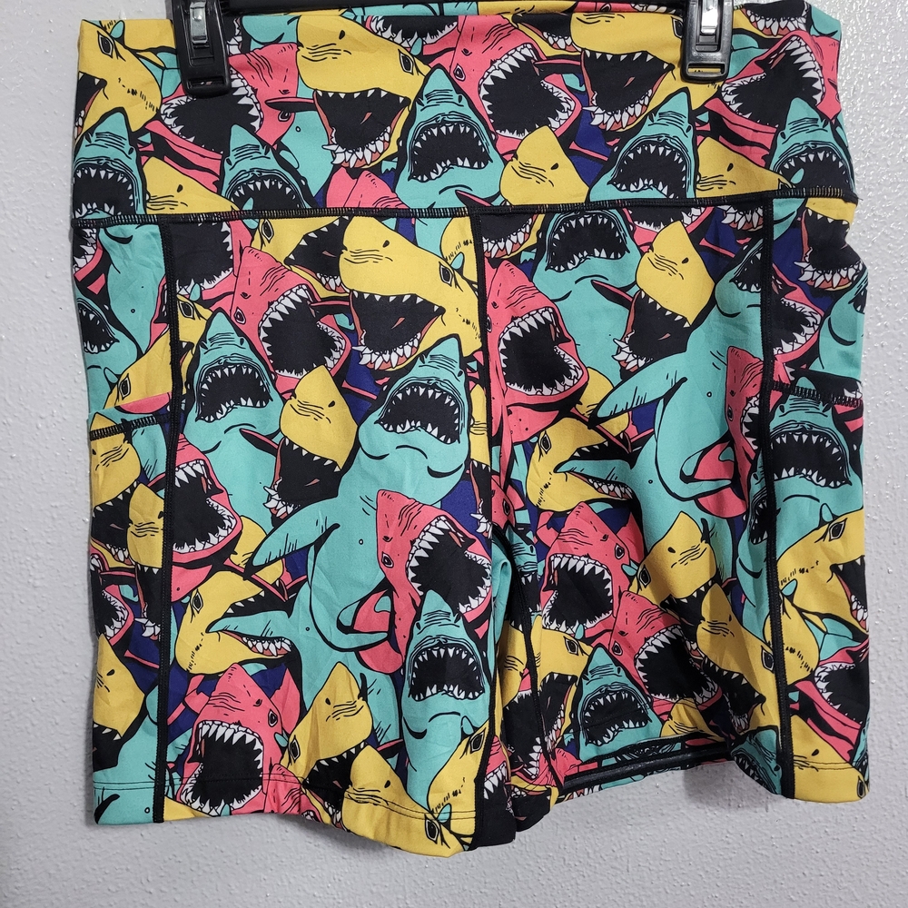 Constantly Varied Gear Vibrant Angry Shark Print Shorts Xl